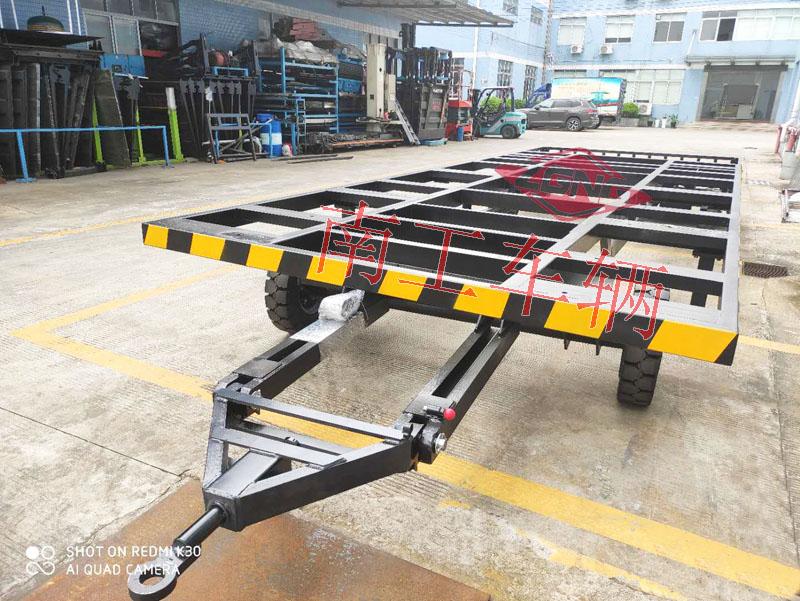 8吨骨架式华体会官方(中国)总部 无动全挂车