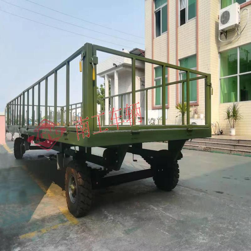 5吨护栏华体会官方(中国)总部 全挂底盘拖车 军绿色